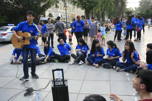 Sống là sẻ chia, đâu chỉ nhận riêng mình