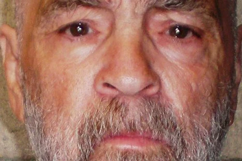 Tội phạm giết người hàng loạt được… “cấp phép” cưới vợ