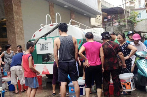 Người dân thiếu nước sạch vì vỡ đường ống liên tục