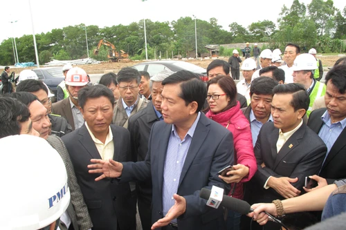 Đẩy nhanh thi công, thông hầm, thông đường cho người dân