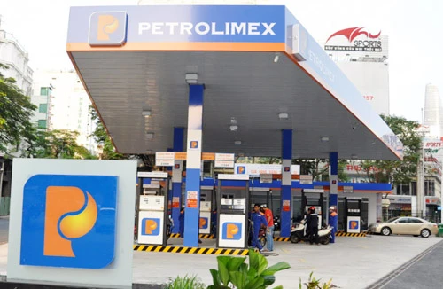 Xăng giảm nhỏ giọt: 300 đồng/lít