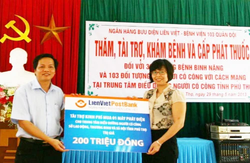 Trao tặng máy phát điện cho trung tâm điều dưỡng người có công