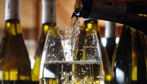 Chết vì uống phải rượu "chợ đen"