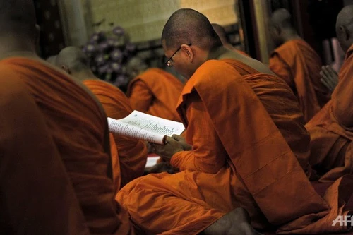 Chấn động: Hai sư trẻ bị bắt vì môi giới mại dâm cho... sư trụ trì