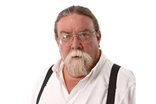 Giáo sư tâm lý nguyên là kẻ giết cha, mẹ và chị gái