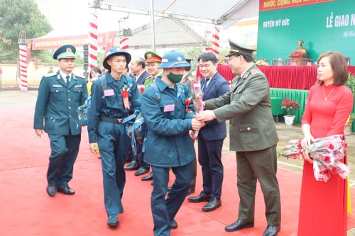 Giám đốc Công an Hà Nội chúc mừng 181 thanh niên ưu tú của huyện Mỹ Đức lên đường nhập ngũ