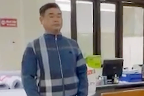 Thiếu trách nhiệm, cán bộ Sở Tài nguyên môi trường bị bắt giữ