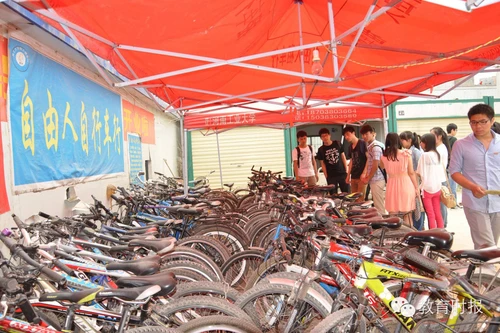 Thông báo tìm chủ sở hữu 137 chiếc xe đạp tại hầm chung cư