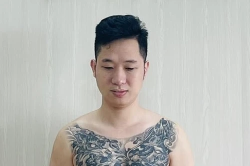 Gã xăm trổ cho vay lãi nặng, thu lợi bất chính cả trăm triệu đồng