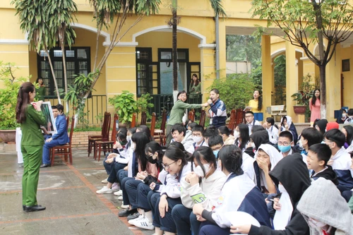 Nâng cao nhận thức, giúp học sinh nhận diện, tránh xa ma túy