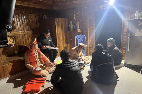 Hút cát bán 'trao tay' ngay giữa vùng giáp ranh Hà Nội – Hưng Yên