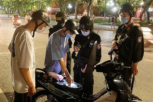 Gác cho dân vui chơi dịp lễ Quốc khánh 2-9