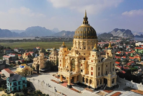 Lóa mắt trước những lâu đài hàng nghìn tỷ đồng của đại gia Việt