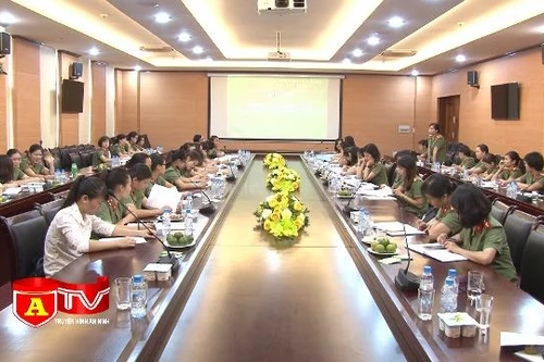 Công đoàn và Hội phụ nữ CATP tập huấn về VSATTP và huấn kỹ năng soạn thảo văn bản