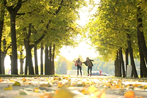 Hồng Đăng và Hồng Diễm kể chuyện tình yêu giữa nước Nga