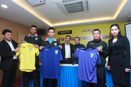 Hà Nội FC tiếp tục dùng áo đấu xịn nhất V-League