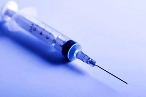 Dùng kim tiêm khống chế cướp tài sản người đi đường