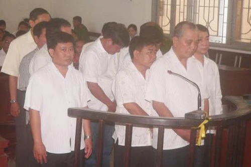 Hàng loạt quan huyện “hùa nhau” bảo kê cho bọn “cát tặc”