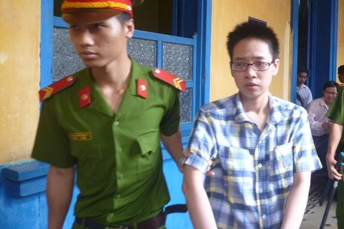 Tử hình một phụ nữ đồng tính giết chết cha đẻ của “bạn tình”