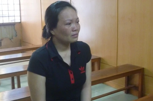 Đi phẫu thuật thẩm mỹ, ví để dưới chân mất lúc nào không biết