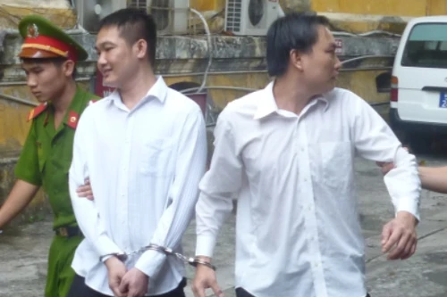 Tự xưng là cán bộ thanh tra xây dựng, dọa nạt vòi vĩnh tiền của dân