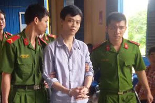  Níu kéo tình cảm không xong, mưu toan giết người yêu cho hả giận