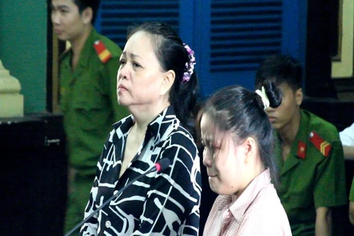 Vận chuyển gần 3kg ma túy, thoát án tử nhờ có con nhỏ