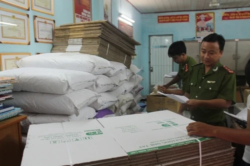 Điểm sản xuất sữa bột “chui” nhập nguyên liệu mập mờ từ Trung Quốc