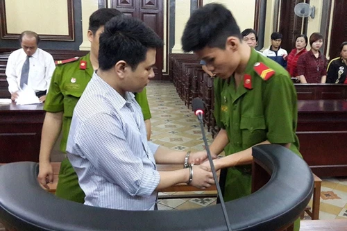 Lĩnh 12 năm tù vì "yêu" bé gái nhiều lần tại phòng trọ