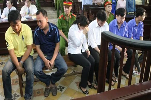 Tập đoàn massage Tân Hoàng Phát bắt, ép tiếp viên làm “nô lệ” tiếp tục ra tòa 