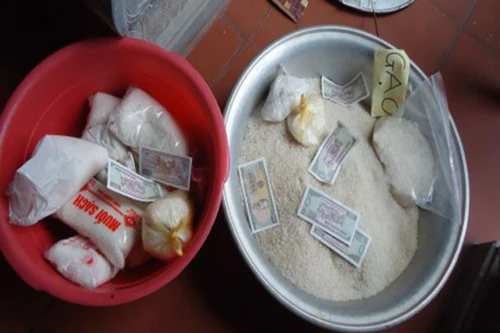 Lừa chủ quán ăn cúng giải hạn để chuốc thuốc mê, cướp tài sản