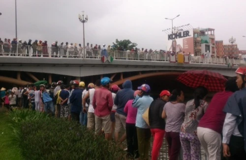 Buồn chuyện gia đình, cụ bà nhảy cầu tự vẫn