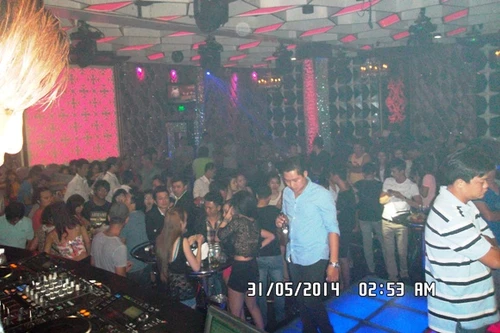 Đột kích hàng loạt tụ điểm tệ nạn của dân chơi Sài thành