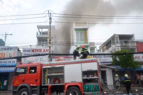 Cháy tiệm tạp hoá, 2 người tử vong