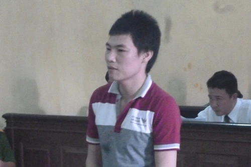 Đâm chết người bằng dao chặt thịt vì bị quỵt tiền chơi thể thao