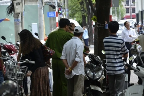 Rơi từ tầng 3 chung cư, một phụ nữ tử vong tại chỗ