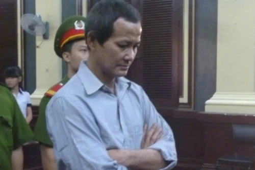 Cha đâm chết con vì tội suốt ngày rượu chè