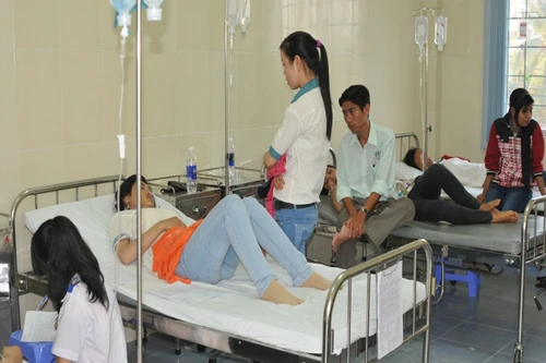  44 công nhân cấp cứu sau bữa ăn trưa ở công ty