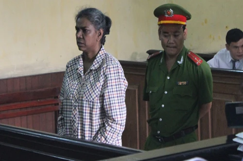 Một phụ nữ Malaysia mang gần 1,6kg ma túy vào Việt Nam