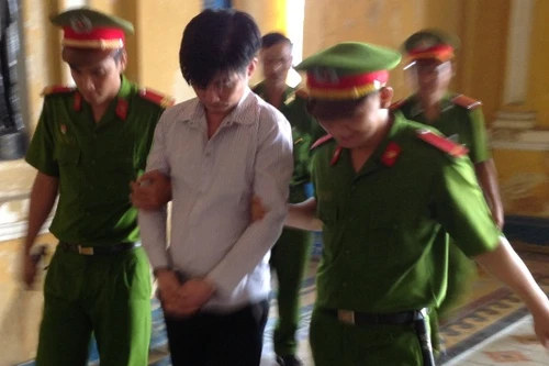 Không đòi được nợ lô đề, tạt axit khiến 2 vợ chồng chết thảm