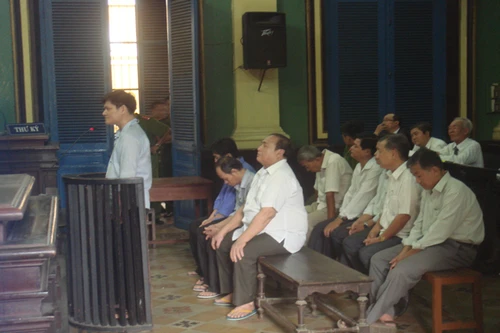 Chủ cơ sở mai táng lập hồ sơ khống, bốc mộ giả chiếm đoạt hơn 1 tỷ đồng