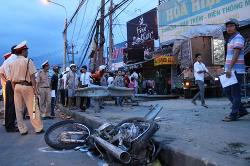 Xe tải mất phanh gây tai nạn kinh hoàng