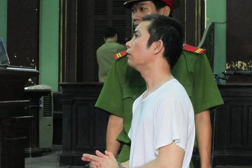 Hãm hiếp bé gái 6 tuổi, gã hàng xóm kêu oan