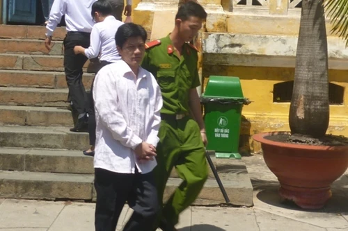 Dùng điện bẫy chuột thành ra “bẫy” người