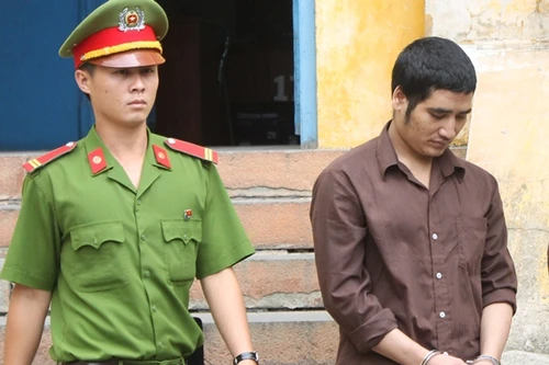 Bị mắng suốt ngày nhậu nhẹt, nghịch tử đánh chết cha đẻ