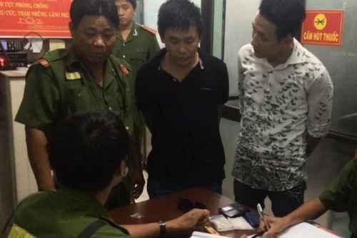 Cảnh sát 113 tuần tra đêm bắt 2 vụ tàng trữ ma túy