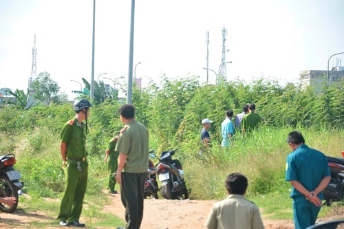 Phát hiện thi thể trong bụi cỏ: Nghi án người "xe ôm" bị giết, cướp tài sản