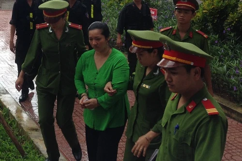 Y án tử hình vợ Bí thư xã dùng dao rựa chém người để quỵt nợ