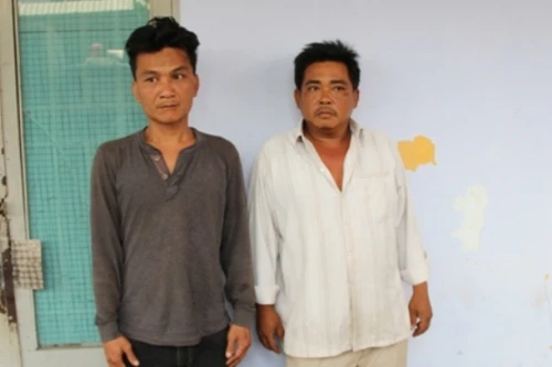 Phá trường gà giữa bãi sậy, bắt giữ 32 con bạc