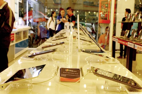 Mua máy tính bảng, được giảm giá 1 triệu đồng